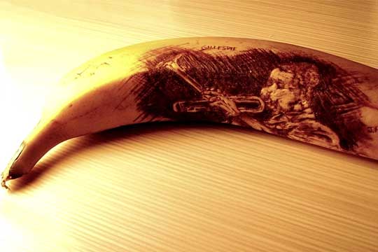 バナナの皮に描かれたアーティスト達 / Banana Art