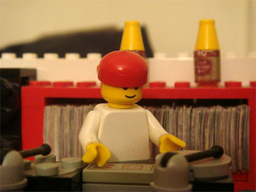 LEGO DJ / レゴ界のDJたち