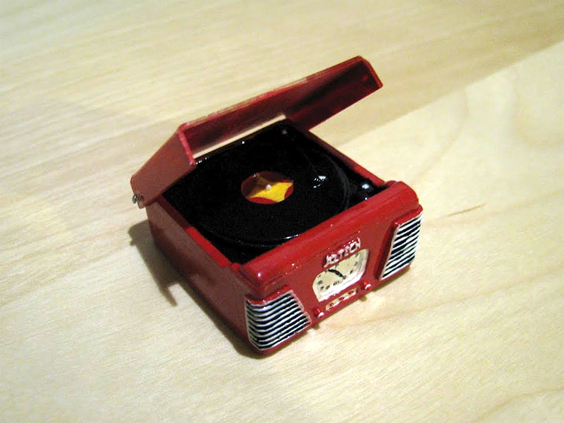 RETRO MINI RECORD PLAYER (RED)